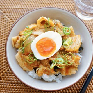 レンジで一発！調味料2つで絶品豚キムチ丼